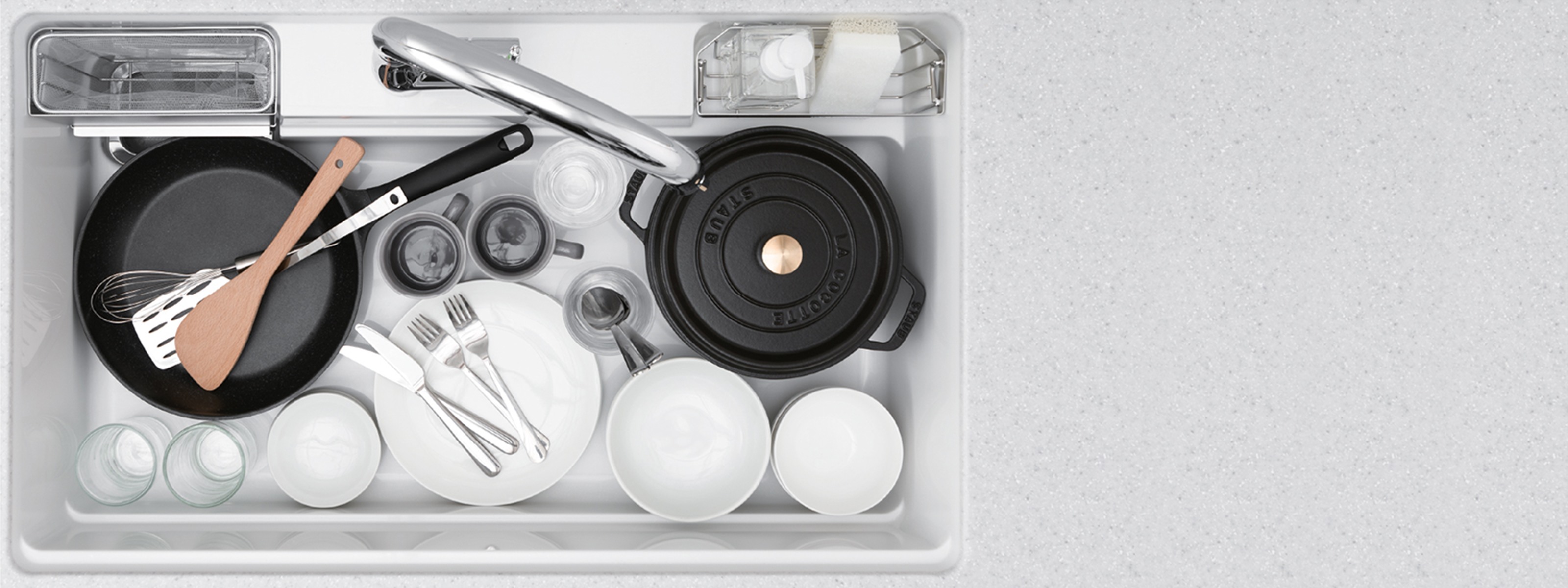 Point 03 寬敞的水槽可以容納大量待清洗碗盤,使廚房更加寬敞。