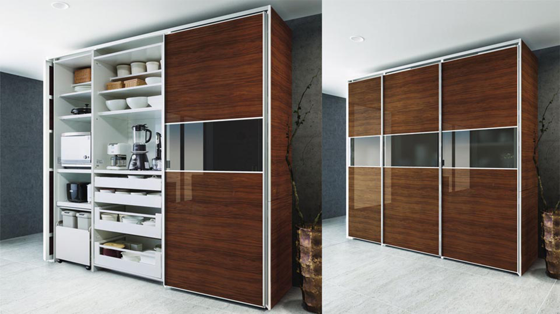 當有客人來訪時,可以輕鬆地收起來,讓一切變得整潔。 可以儲存家電、垃圾桶、存貨等,並且具有良好的總覽性。